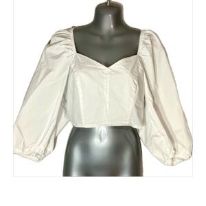 Bella Mae white crop long sleeve top. Size Large.